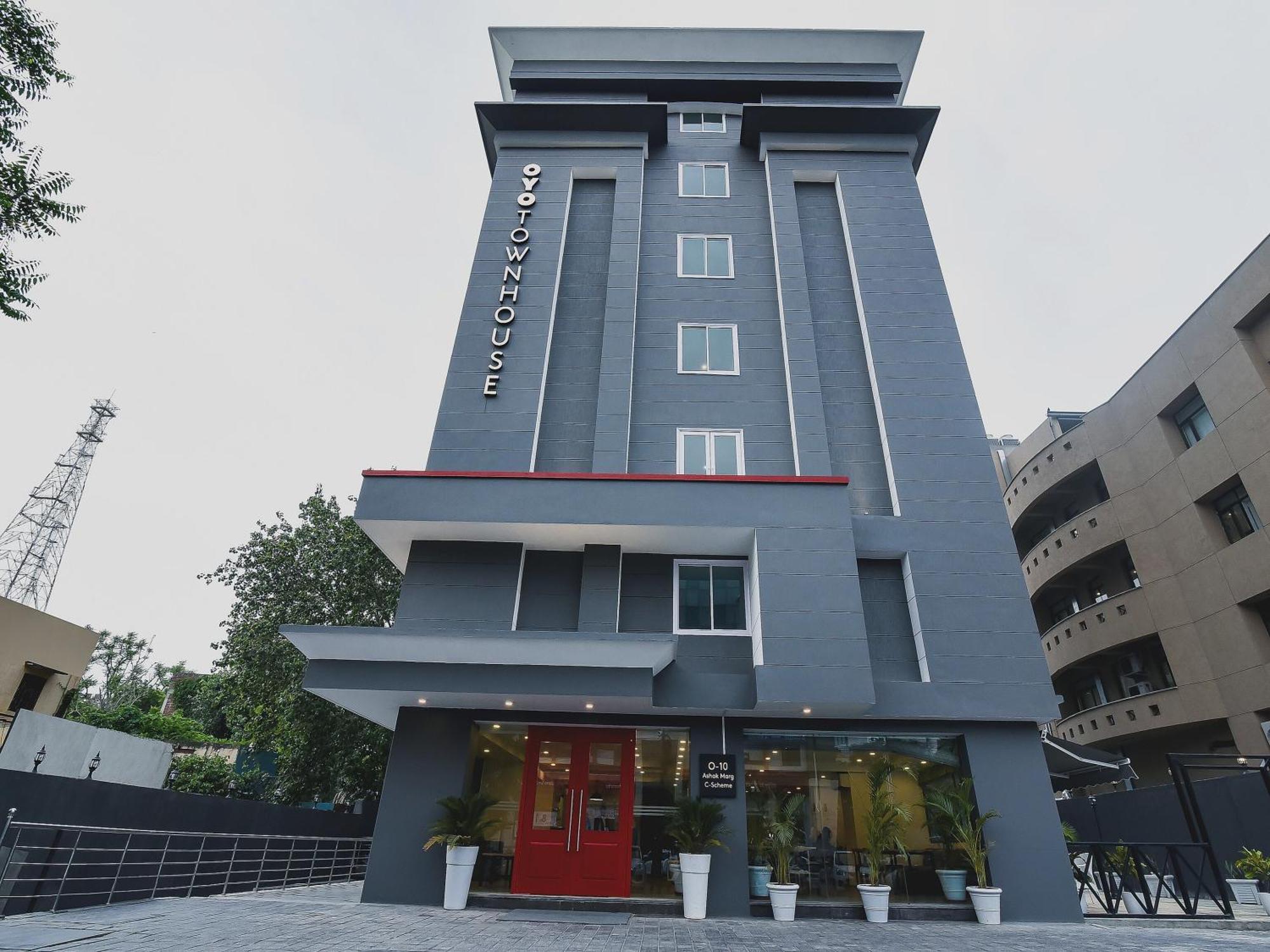 โอโย ทาวน์เฮาส์ 036 ซี สกีม อหิงสา เซอร์เคิล Hotel ชัยปุระ ภายนอก รูปภาพ
